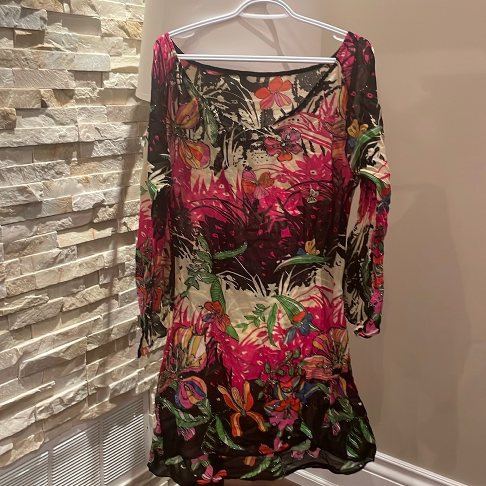 Bold pattern lightweight dress